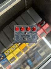 Load image into Gallery viewer, El Musico Loco Siamese Scream Pedal (Pre-Owned)