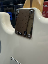 Load image into Gallery viewer, 2015 Fender Mex Standard Stratocaster - Arctic White/Rosewood Fretboard (Pre-Owned)
