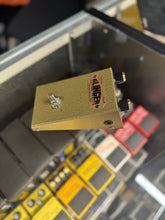 Load image into Gallery viewer, Klinger Mk1 Limited Edition Fuzz
