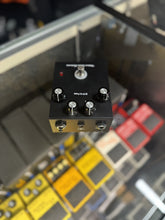 Load image into Gallery viewer, Wattson Classic Electronics EYF-6 Fuzz (Pre-Owned)
