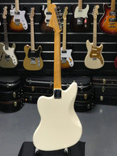 Load image into Gallery viewer, Fender Jaguar Classic Player Special HH White (Pre-owned)
