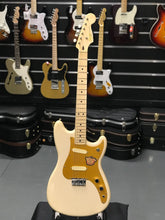 Load image into Gallery viewer, Squier Classic Vibe Duo Sonic Desert Sand (Pre-owned)
