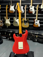 Load image into Gallery viewer, Squier Simon Neil Stratocaster (Pre-owned)
