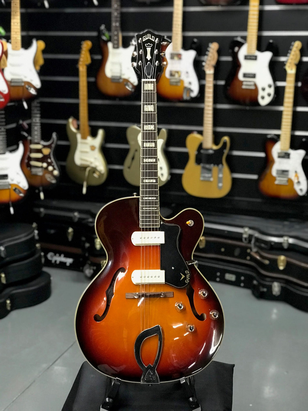 Guild Newark St Collection X-175 Manhattan (Pre-owned)