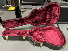 Load image into Gallery viewer, Maton 225 Dreadnought Acoustic w/ Hard Case (Pre-Owned)
