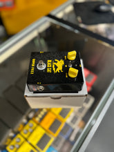 Load image into Gallery viewer, Black Cat Pedals Super Fuzz (Pre-Owned)
