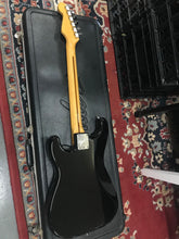 Load image into Gallery viewer, 1983 Fender USA Stratocaster (Pre-owned)
