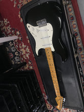 Load image into Gallery viewer, 1983 Fender USA Stratocaster (Pre-owned)
